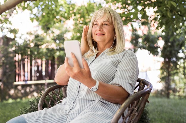 Best Dating Apps for Senior Plus Size